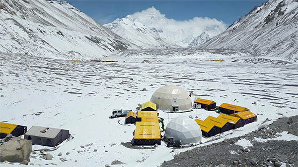 太阳雨空气能三度登顶珠峰,以科技与责任守护世界之巅(图3) https://upload.cheaa.com/2025/0530/1748586567284