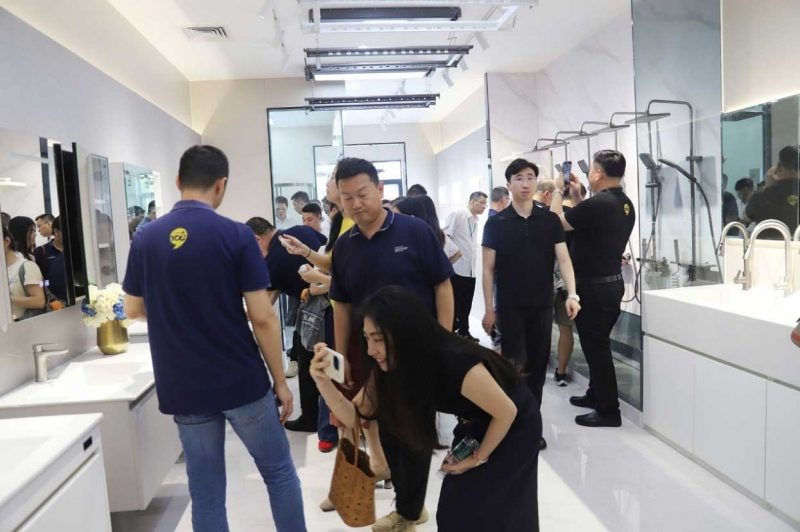 启动“121健康家”工程,构建全场景健康生态链(图2) https://upload.cheaa.com/2025/0518/1747562515726