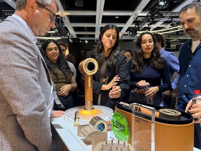 IFA 2025 柏林绽放 “中国智造” 光芒!Dreame Miracle Pro斩获国际大奖,重新定义专业护发(图7) https://upload.cheaa.com/2025/0909/1757419511304