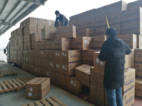 24小时待命保障供应 苏宁易购西安防疫仓日均发货150万件(图1)